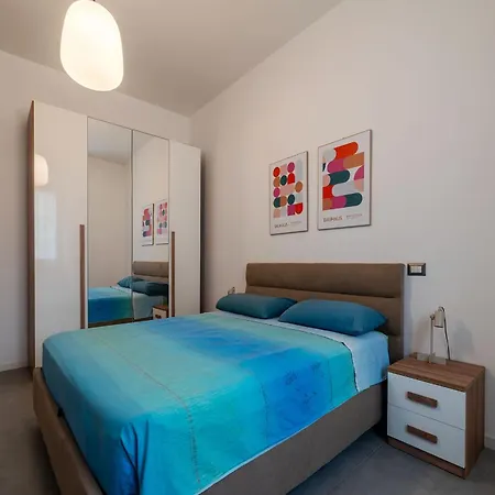 Guest Host - Elegant&central In Piazza Bologna Appartement