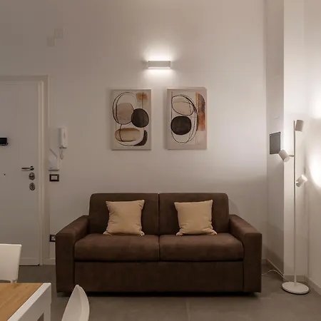 Guest Host - Elegant&central In Piazza Bologna * Rome