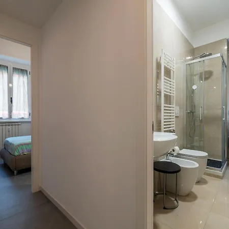 Guesthost - Elegant&central In Piazza Bologna *